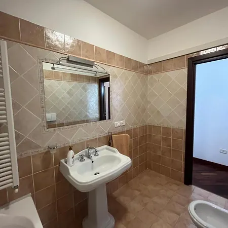 Maddalena House Apartament *